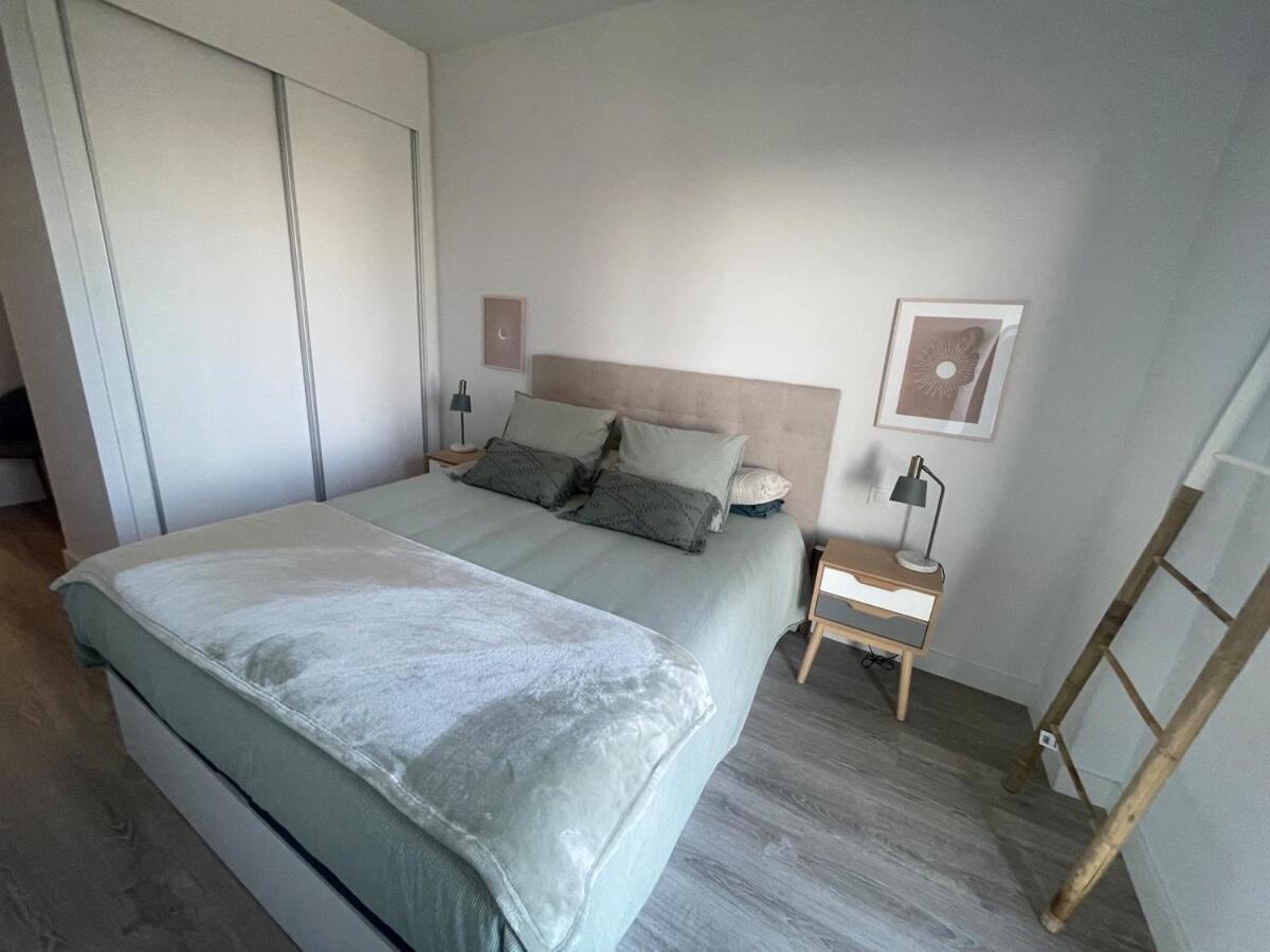 Piso Luminoso En Hospitalet De Llobregat Apartamento